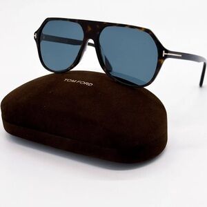 New Tom Ford Sunglasses Hayes TF934/N with Case